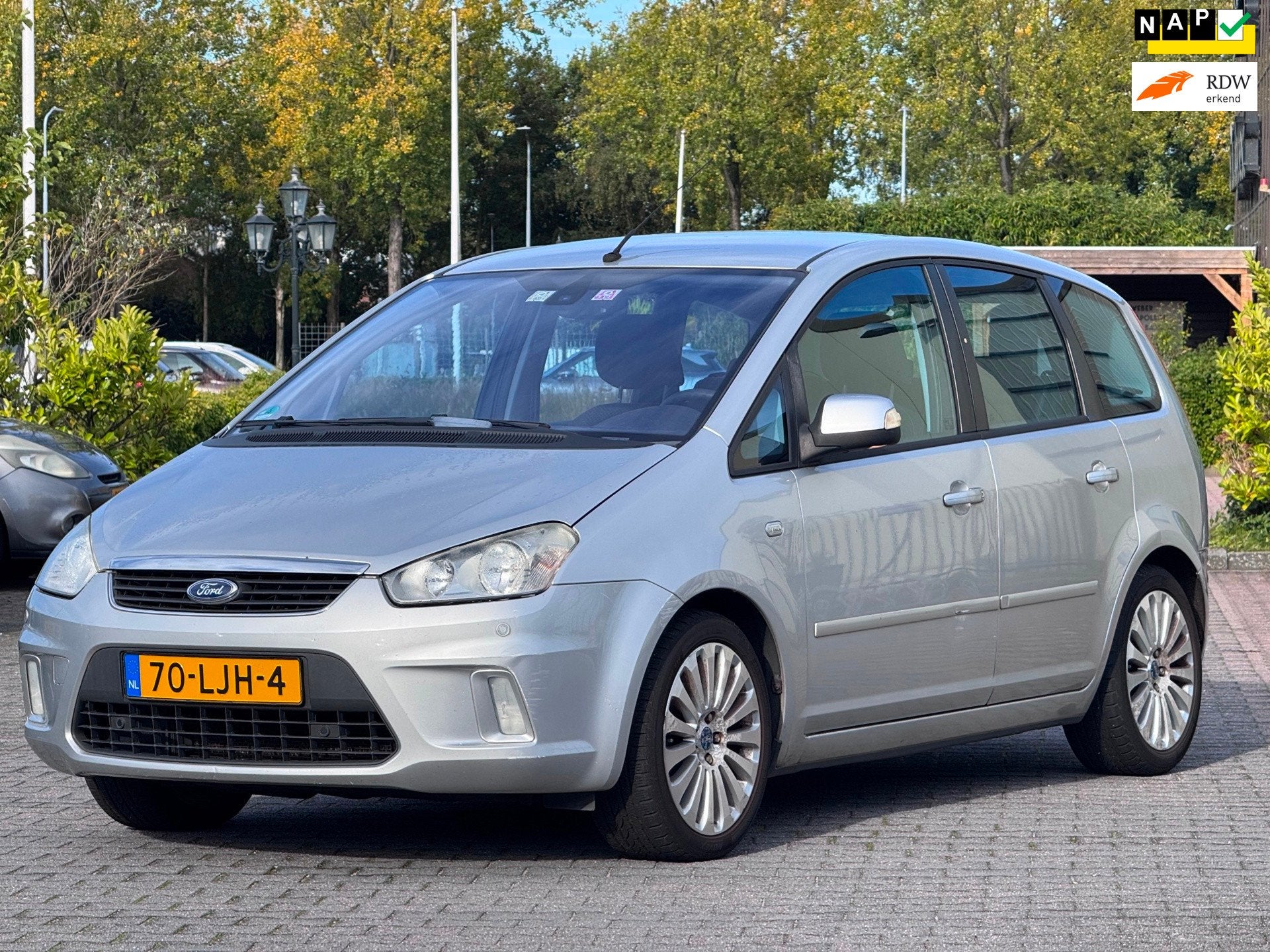 Ford C-Max 1.8-16V Limited | Navigatie | Bluethooth | Airco, Voorwielaandrijving, Gebruikt, Zwart, Handgeschakeld