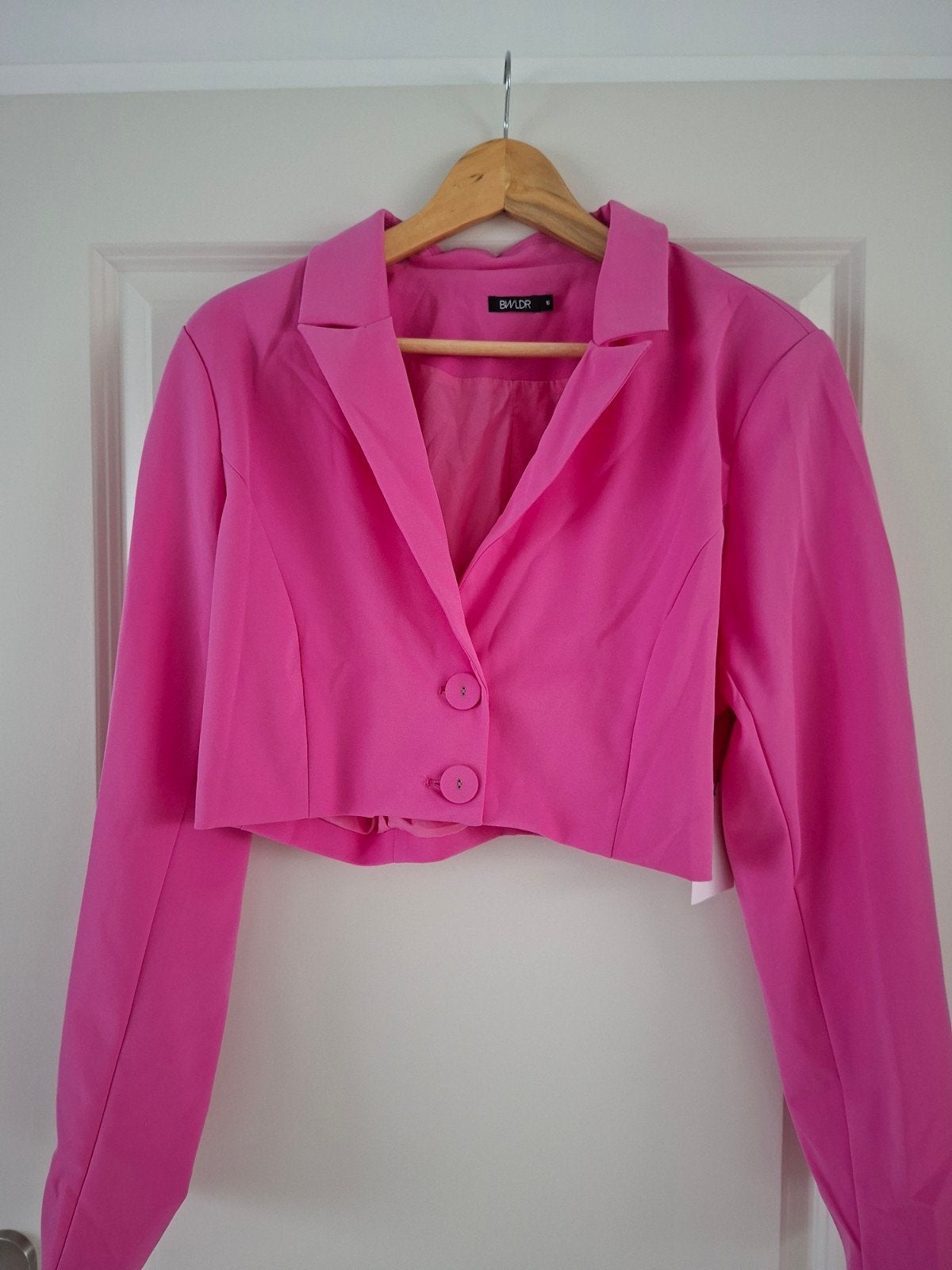 Roze cropped blazer van BWLDR - Maat 42/44 (L), Kleding | Dames, Maat 42/44 (L), Ophalen of Verzenden, Jasje, Roze