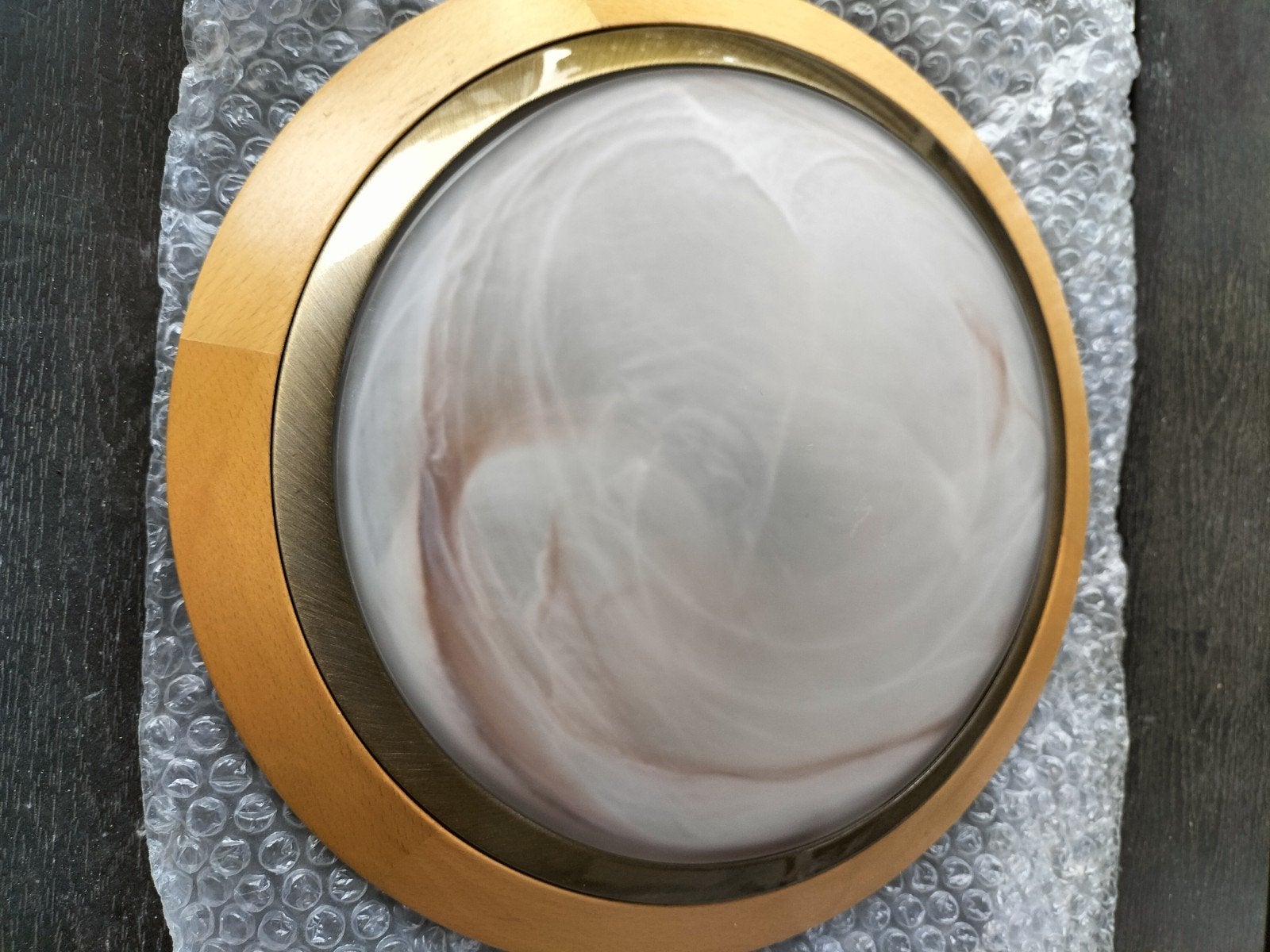 Plafondlamp met houten rand en melkglas - 30 cm diameter, Ophalen of Verzenden, Gebruikt, Glas
