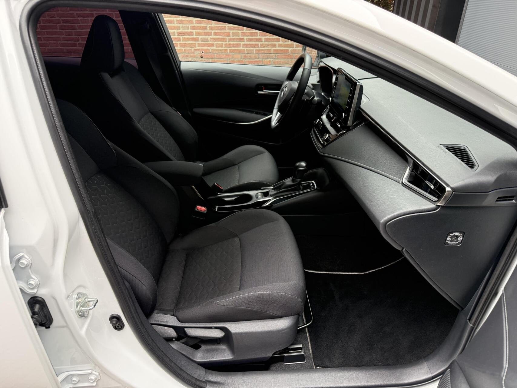 Foto 10 van Toyota Corolla Touring Sports 2.0 Hybrid Business / 184PK