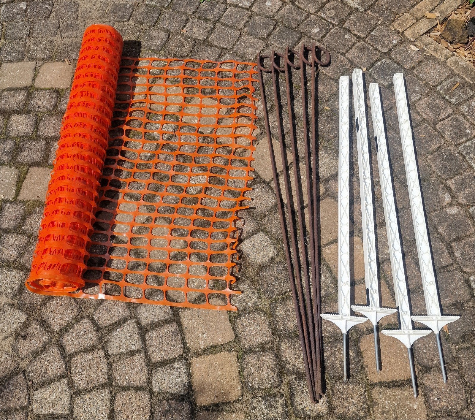 Afzetgaas Oranje 50m met metalen en kunststof grondpennen, Tuin en Terras, Gaas en Draad, Ophalen of Verzenden, Nieuw, 20 meter of meer