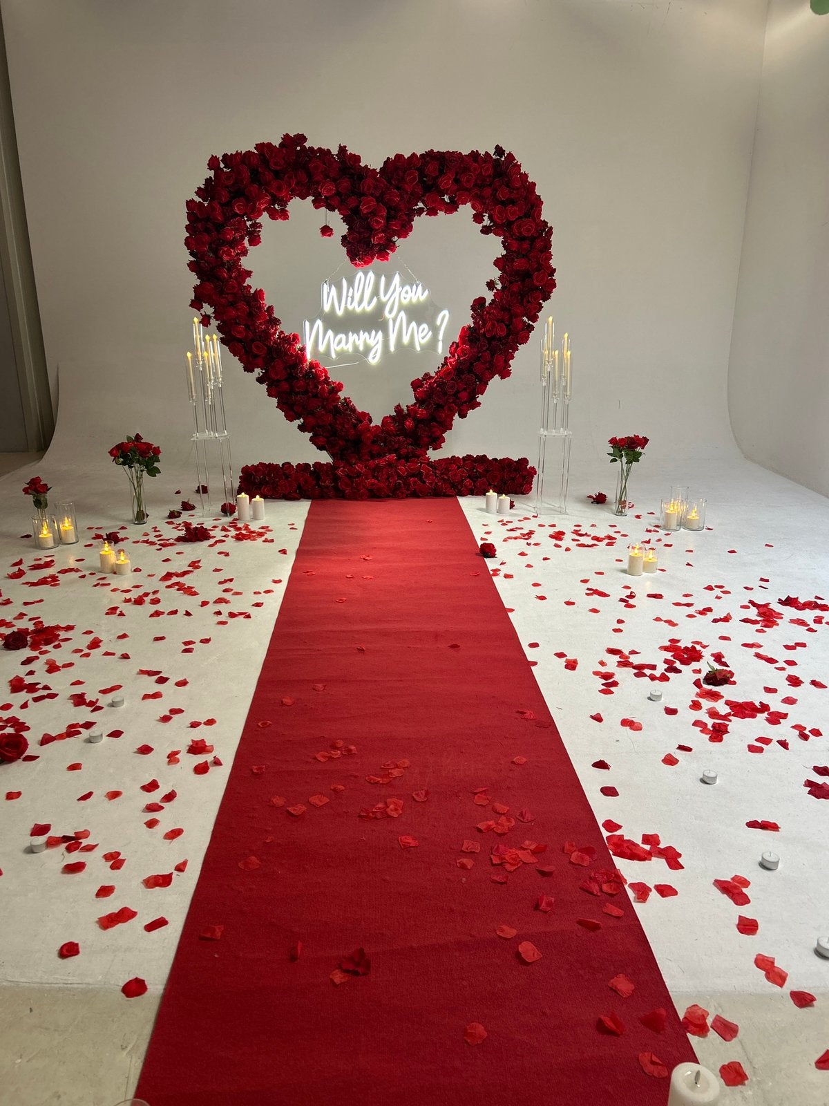 TE HUUR: Rode hart boog set | Marry Me proposal set, Ophalen, Zo goed als nieuw, Geboorte of Huwelijk