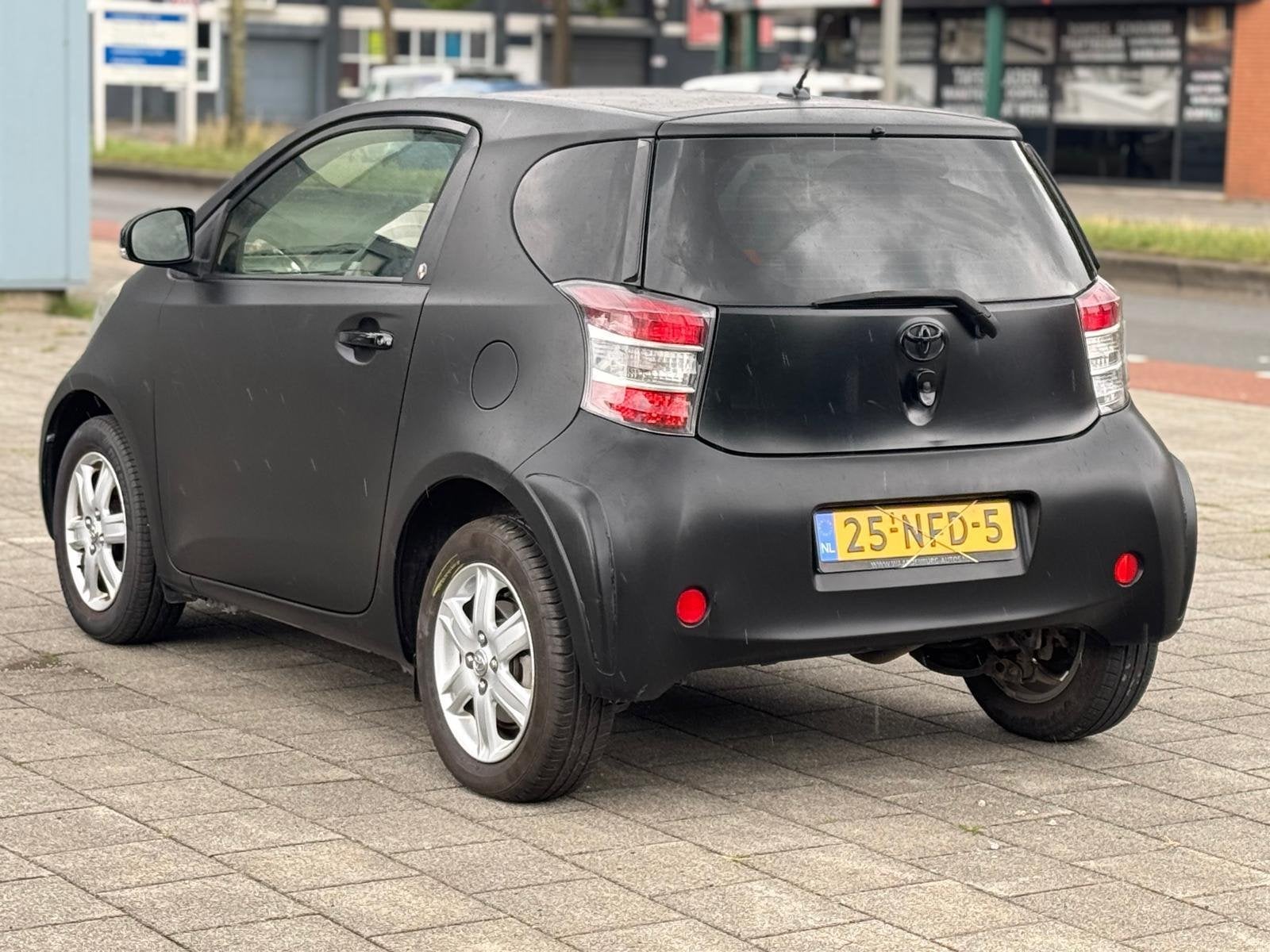 Toyota IQ 1.0 VVTi Comfort, nieuwe apk,km nap,airco, Auto's, Dealer onderhouden, Gebruikt, Overige kleuren, 4 stoelen