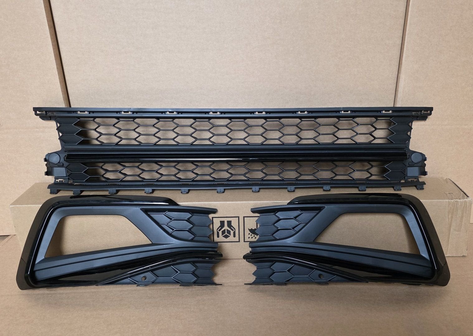 Bumper Mistlamp Roosters Cover VW POLO VI 2G GTI Volkswagen, -, Voor, Nieuw, Ophalen of Verzenden