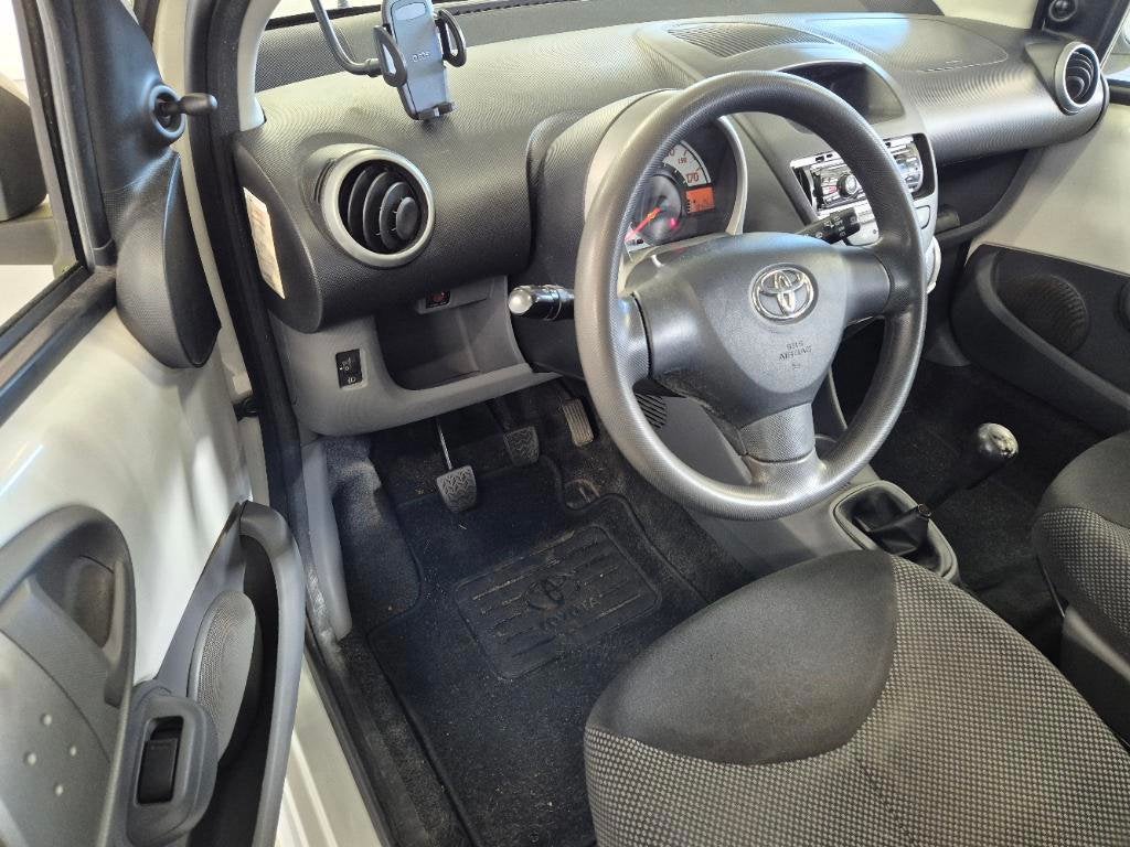 Foto 9 van Toyota Aygo 1.0 NAP 5D Airco Nieuwe APK Elek.ramen Velgen 1e