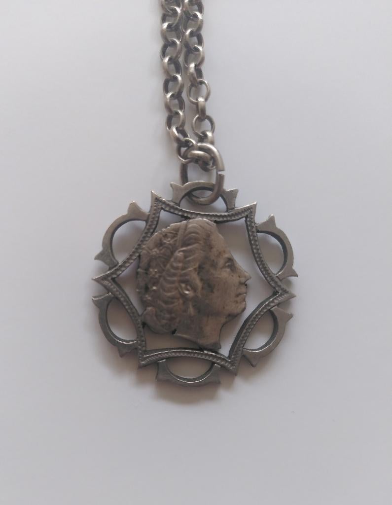 hanger koningin juliana rijksdaalder, Postzegels en Munten, Munten | Nederland, 2½ gulden, Koningin Juliana, Zilver, Ophalen of Verzenden