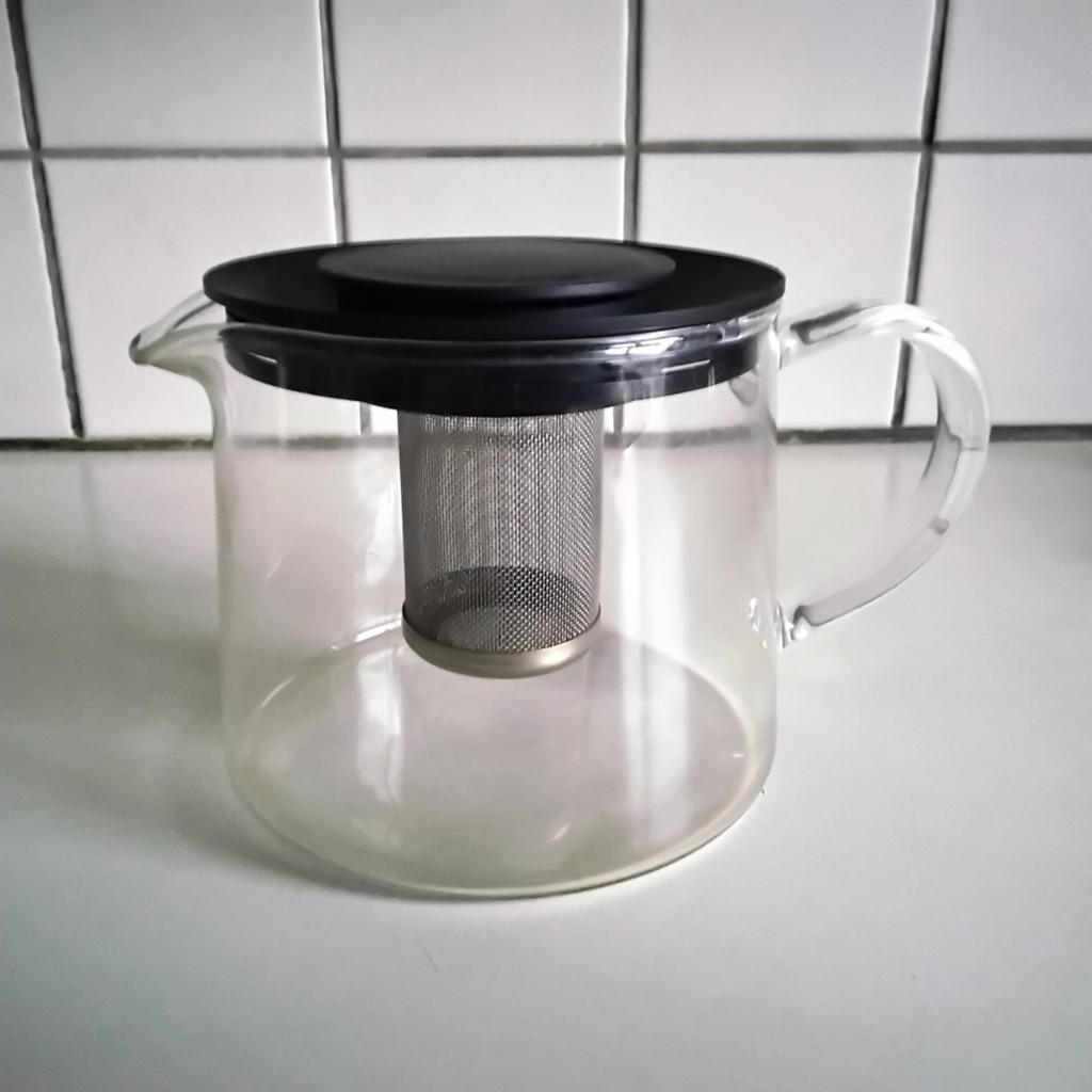 Kleine theepot  met filter, Ophalen of Verzenden, Overige stijlen, Overige typen