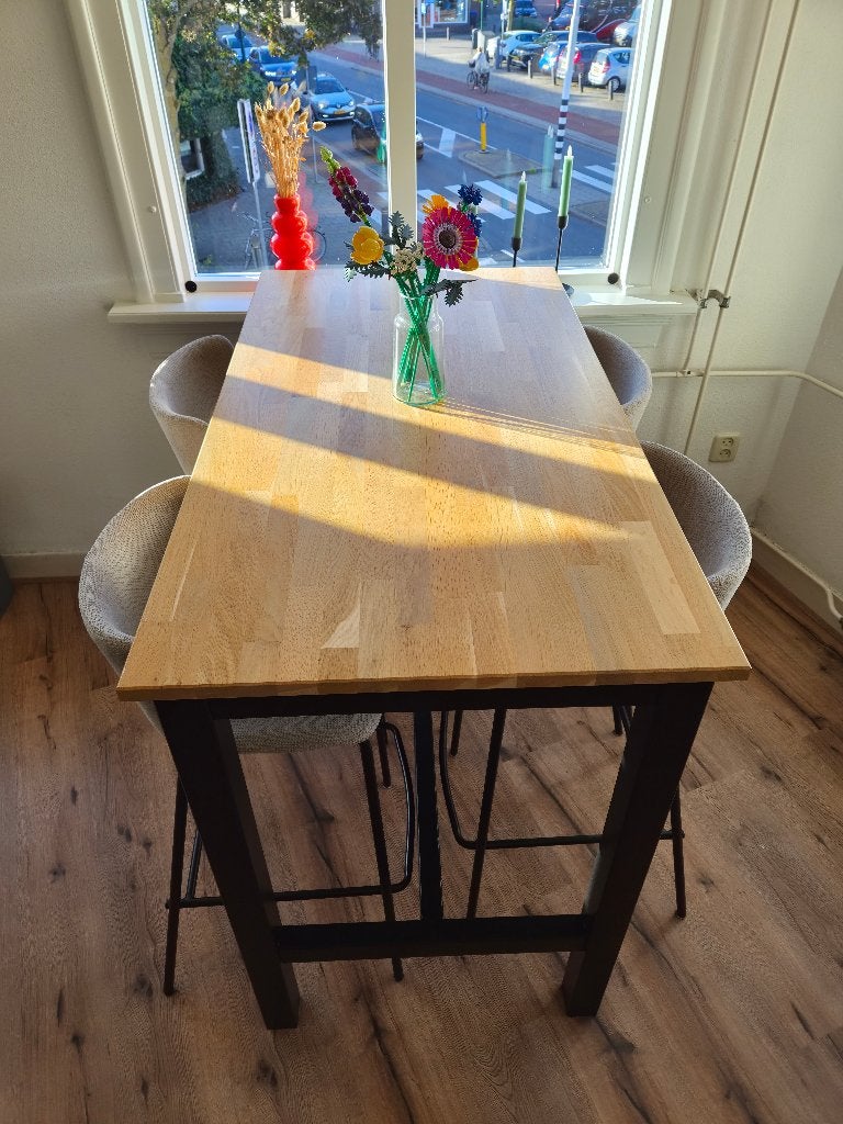 Bartafel 140x70cm met zwart onderstel en bijpassende stoelen, Huis en Inrichting, Gebruikt, 100 tot 150 cm, 50 tot 100 cm, Modern