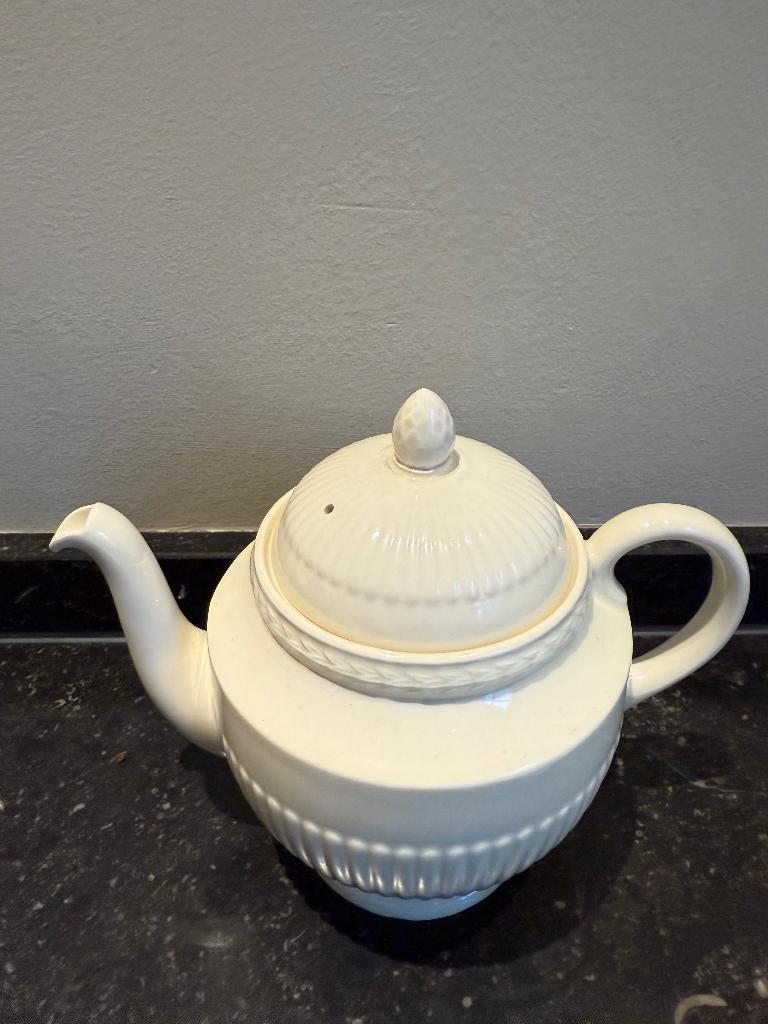 Wedgwood Edme theepot als nieuw, Huis en Inrichting, Keuken | Servies, Overige typen, Ophalen of Verzenden, Zo goed als nieuw