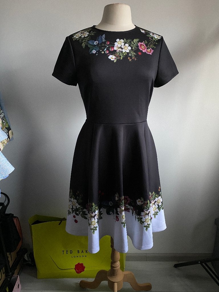 Ted Baker jurk Chestna bloemen zakken - Maat 3 (38/40), Kleding | Dames, Maat 38/40 (M), Zwart, Ophalen of Verzenden, Zo goed als nieuw