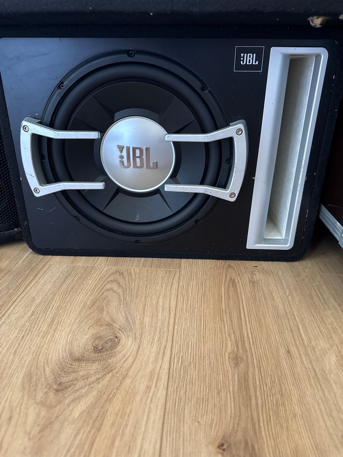 JBL Subwoofer - Krachtige Bass 300 watt, Ophalen, Gebruikt, Basreflex, 120 tot 150 watt
