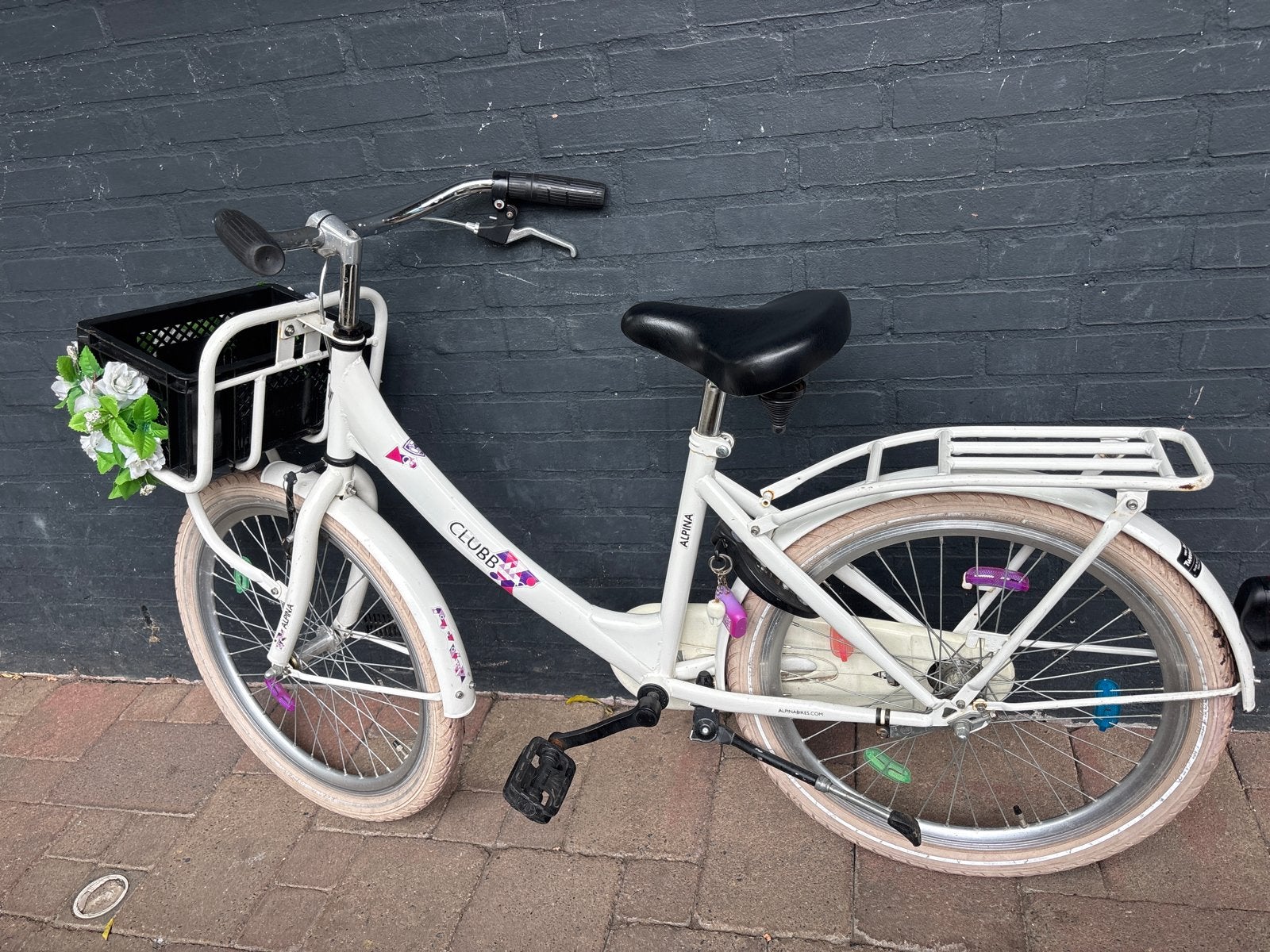 Alpina Club meisjesfiets 26 inch wit/roze met mand, Terugtraprem, Gebruikt, Handrem, Ophalen