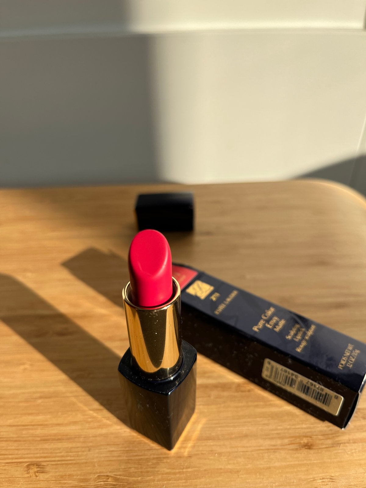 Estee Lauder Pure Color Envy Matte Lipstick - 211 Aloof, Lippen, Nieuw, Ophalen of Verzenden, Make-up