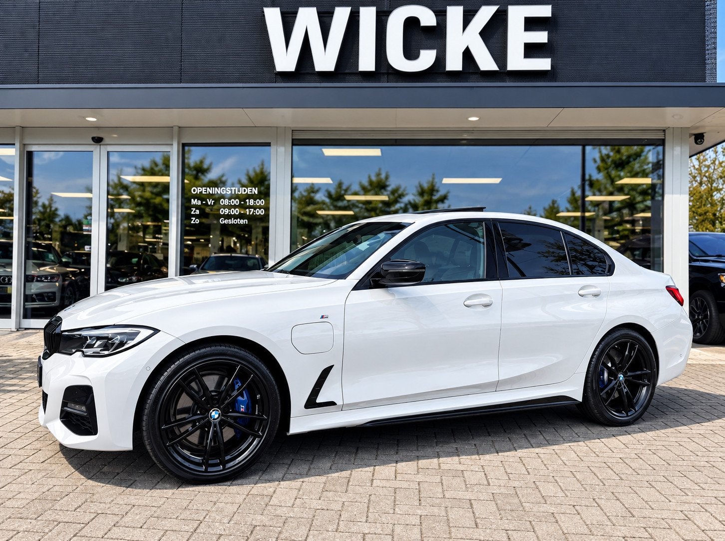 BMW 3-serie 330e High Executive M Pakket Dakje Leder Trekhaa, 1998 cc, Achterwielaandrijving, Gebruikt, Automatische klimaatregeling