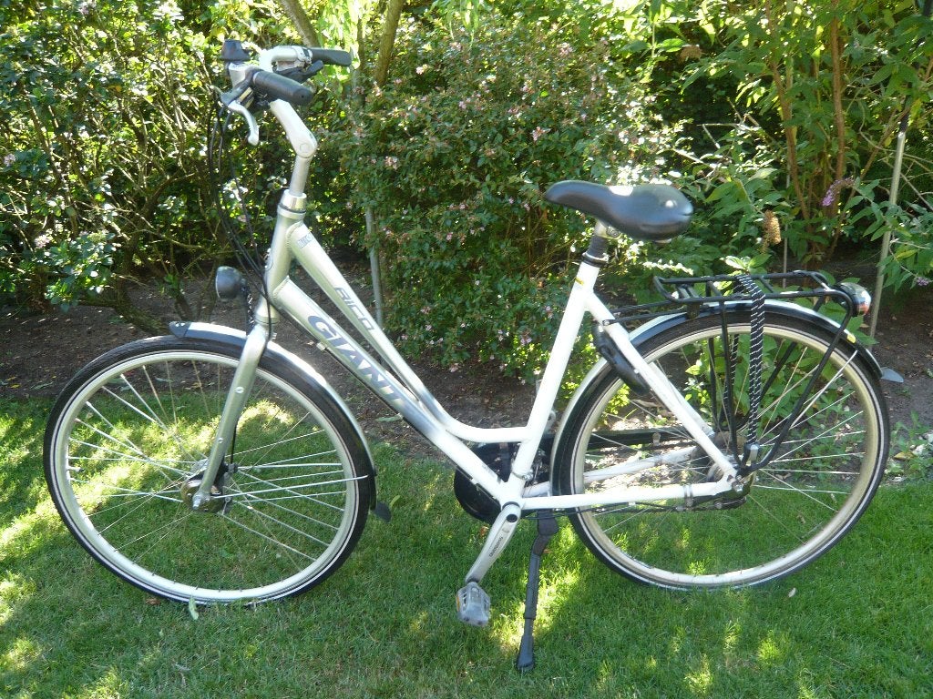 mooie 28"56cm aluminium GIANT RICO wit/zilvergrijs 9x3 versn, Ophalen, 28 inch, Gebruikt, Meer dan 20 versnellingen