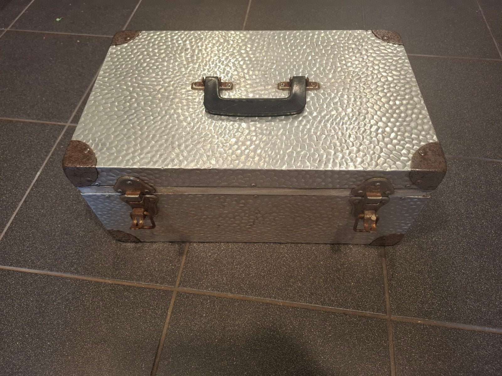 Stevige aluminium koffer 44x26x20 cm, Doe-het-zelf en Verbouw, Gereedschapskisten, Ophalen, Gebruikt