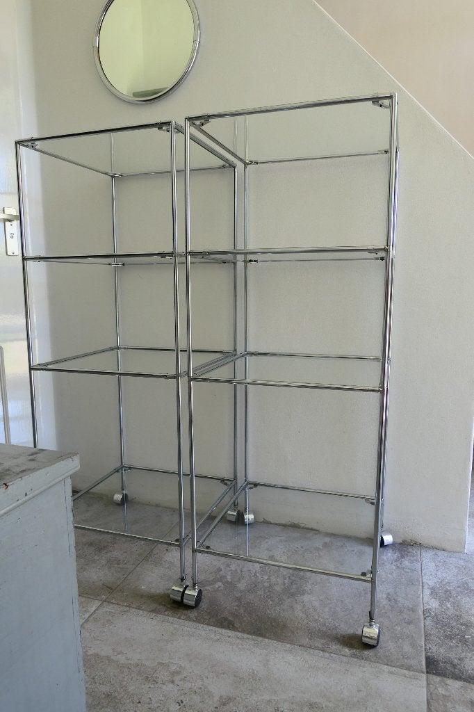 Vintage Ikea vitrinekast 2 x metaal met glazen legplaten, Huis en Inrichting, Kasten | Vitrinekasten, Ophalen, Met plank(en), Minder dan 50 cm