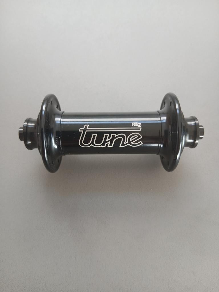 Tune - voornaaf Mig 70, zwart, 16 spaakgaten. Nieuw, Fietsen en Brommers, Fietsonderdelen, Wiel, Tune, Nieuw, Ophalen of Verzenden