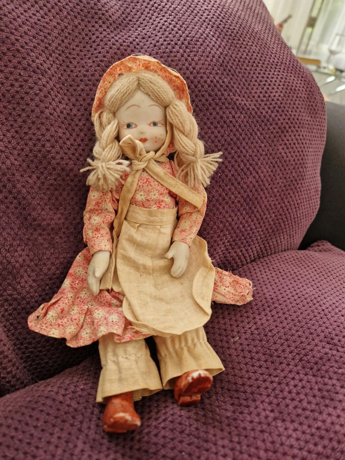 Zeer oud popje, gehaakt lijfje, aardewerken delen, 21 cm, Verzamelen, Poppen, Ophalen of Verzenden, Gebruikt, Pop