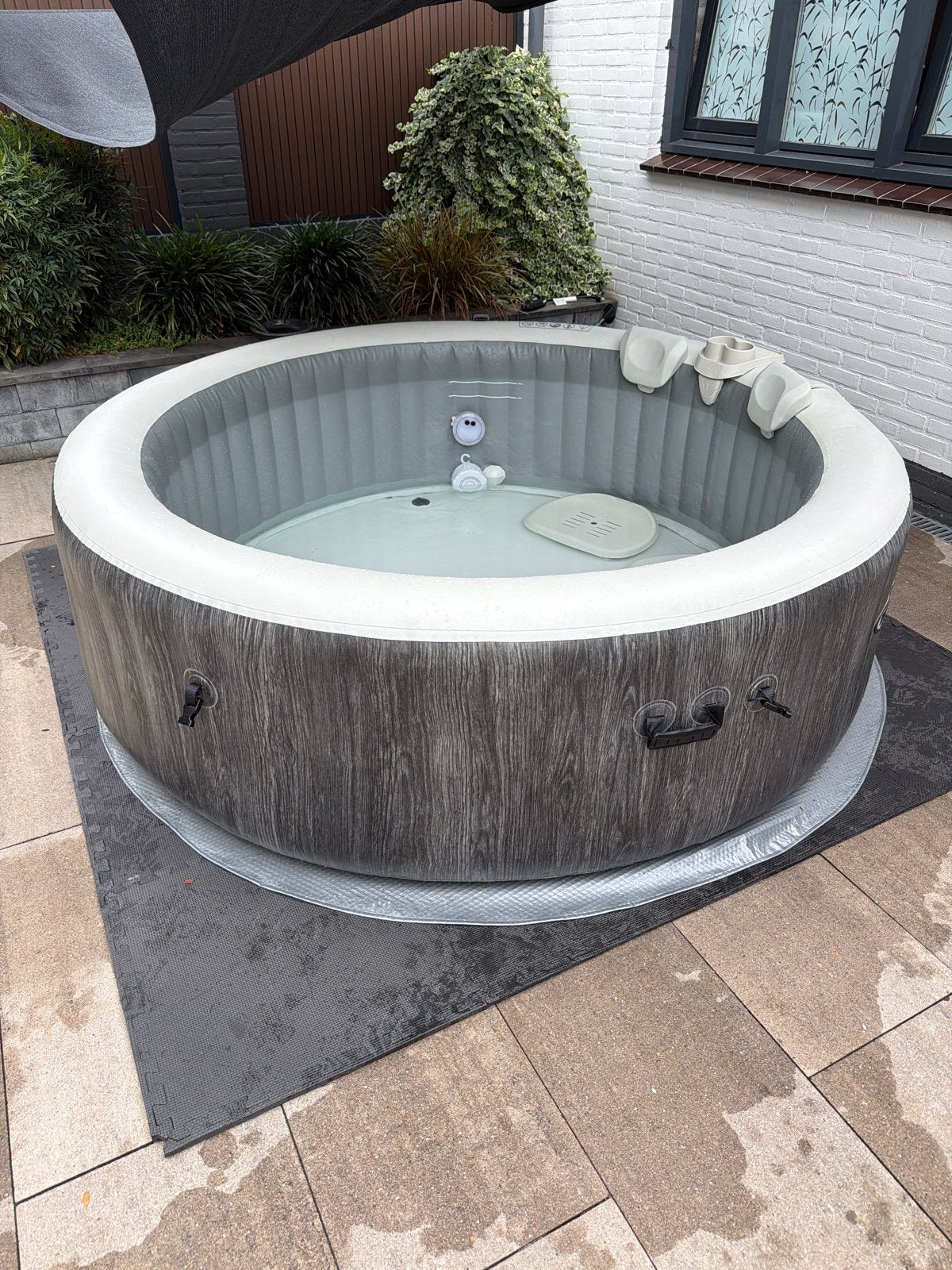 Intex PureSpa Opblaasbare Jacuzzi - Zo goed als nieuw, Tuin en Terras, Bubbelbaden en Hottubs, Ophalen, Zo goed als nieuw, Afdekzeil
