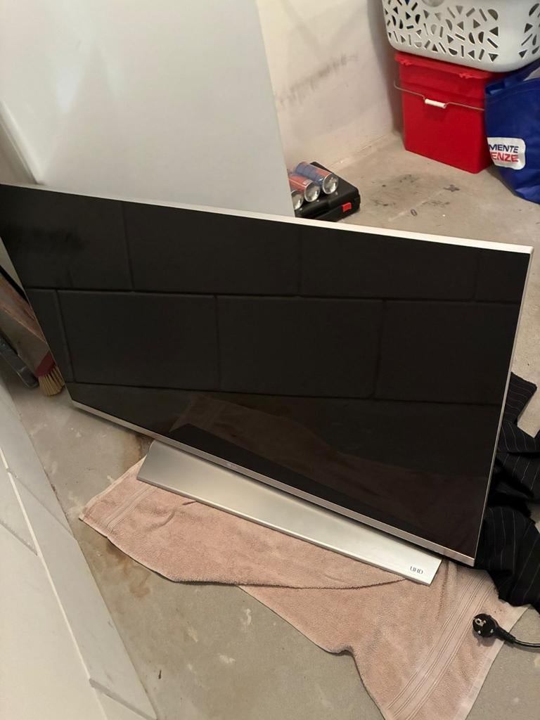 LG TV zie details 3e en 4e foto (met muurbeugel), Ophalen of Verzenden