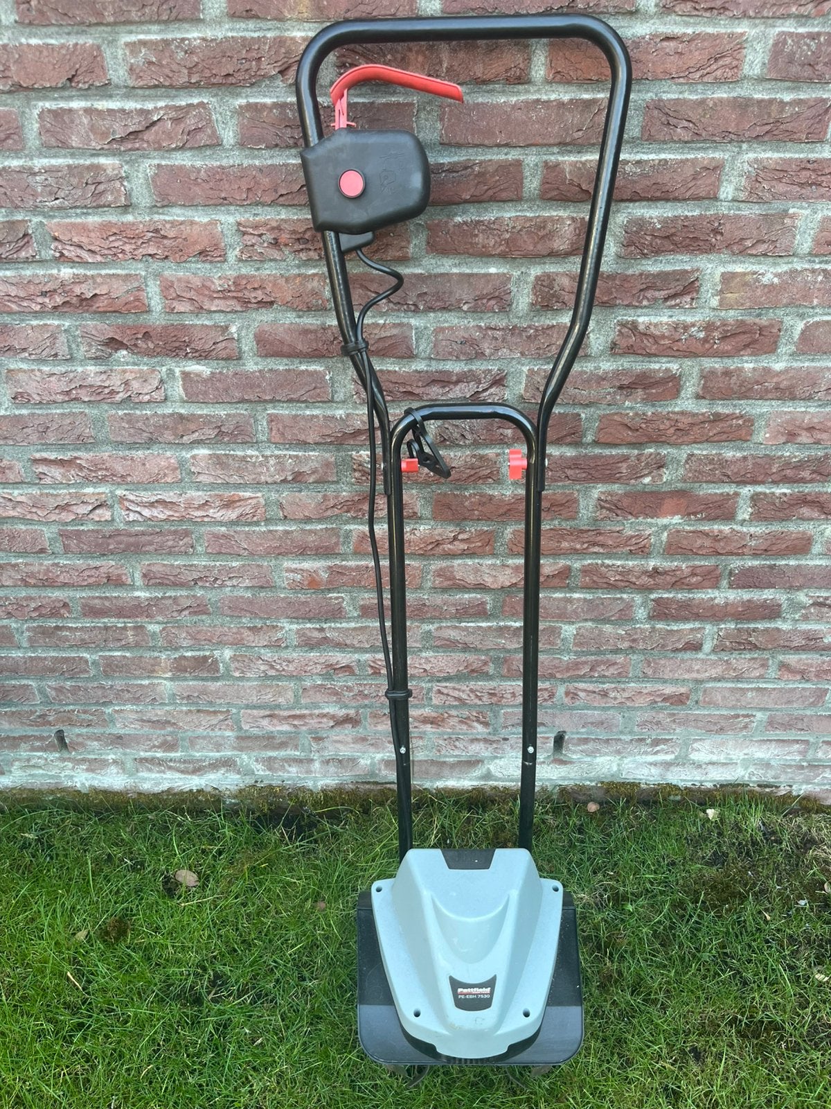 Pattfield elektrische grondfrees / tuinfrees 750W, Tuin en Terras, Hand-tuingereedschap, Ophalen, Zo goed als nieuw
