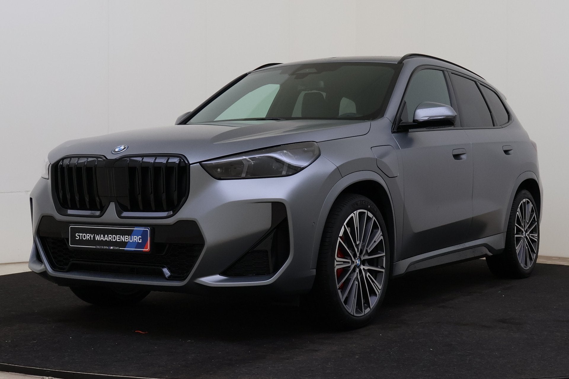 BMW X1 xDrive25e M Sport Automaat / Panoramadak / Trekhaak /