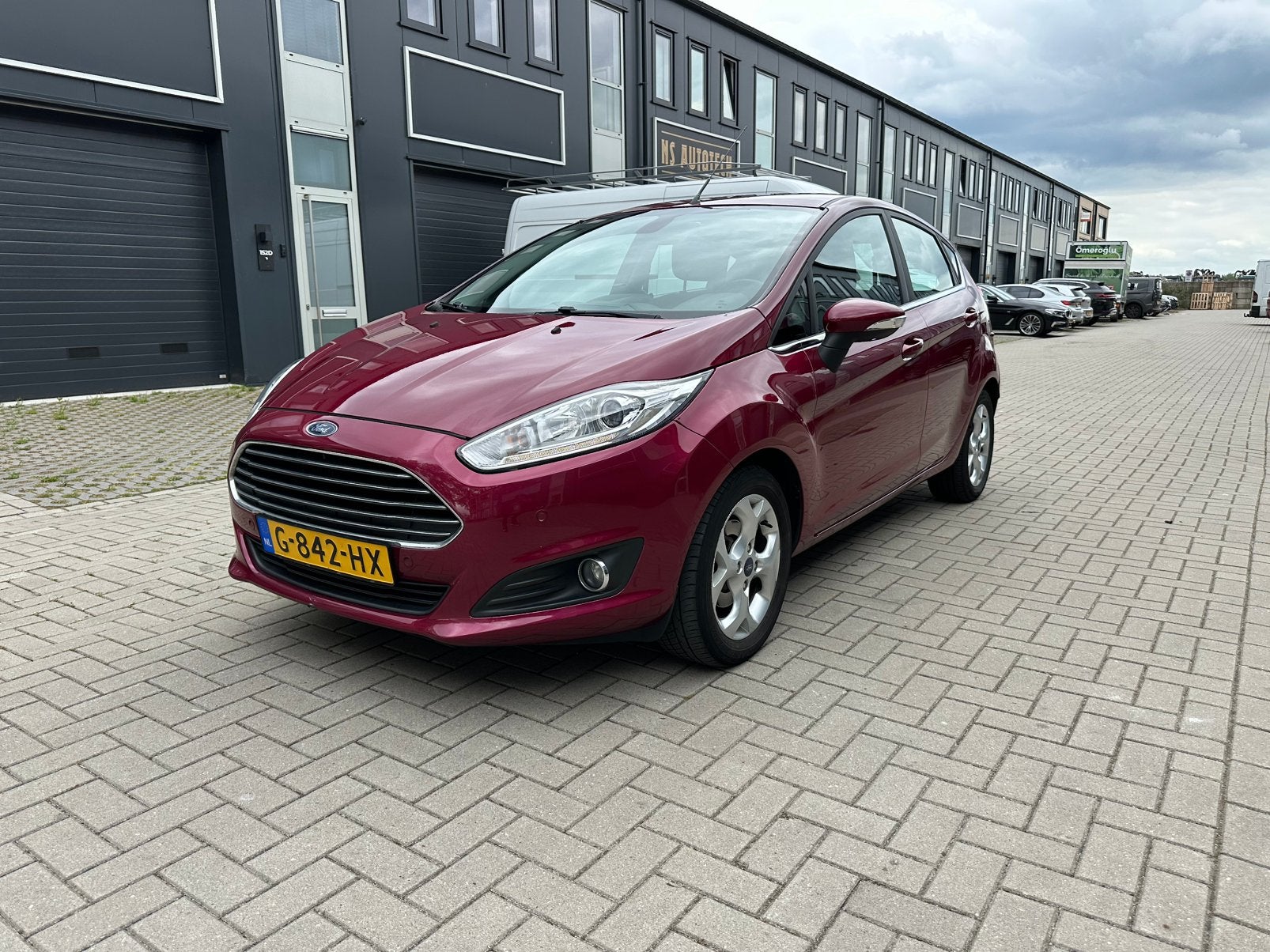 Ford Fiësta 1.0 74KW/100PK 5D Powershift 2014 Rood Automaat, 40 €/maand, Zwart, Bedrijf, Geïmporteerd