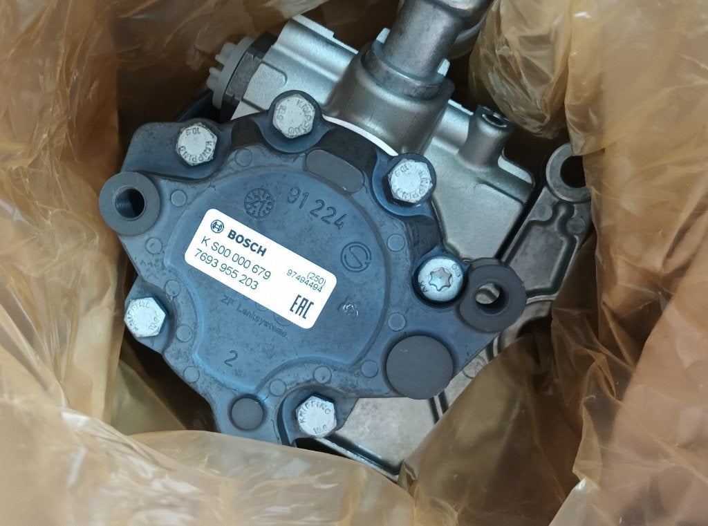 BOSCH K S00 000 679 * Stuurpomp Mercedes  E klasse * NIEUW !, Auto-onderdelen, Ophalen, Nieuw, Mercedes-Benz