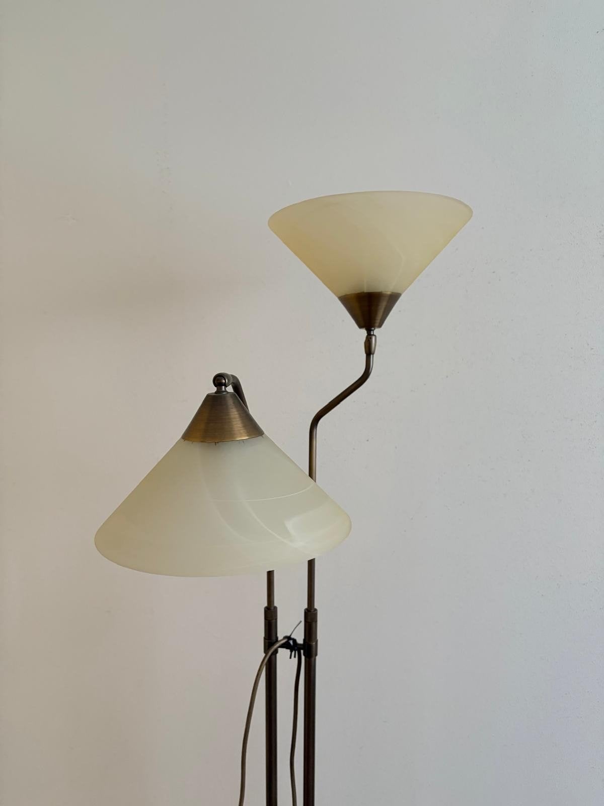 staande lamp met 2 glazen kapjes, Huis en Inrichting, Ophalen