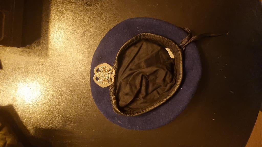 Vintage militaire baret met embleem, Kleding | Heren, Hoeden en Petten, Onbekend, Pet, Gedragen, One size fits all