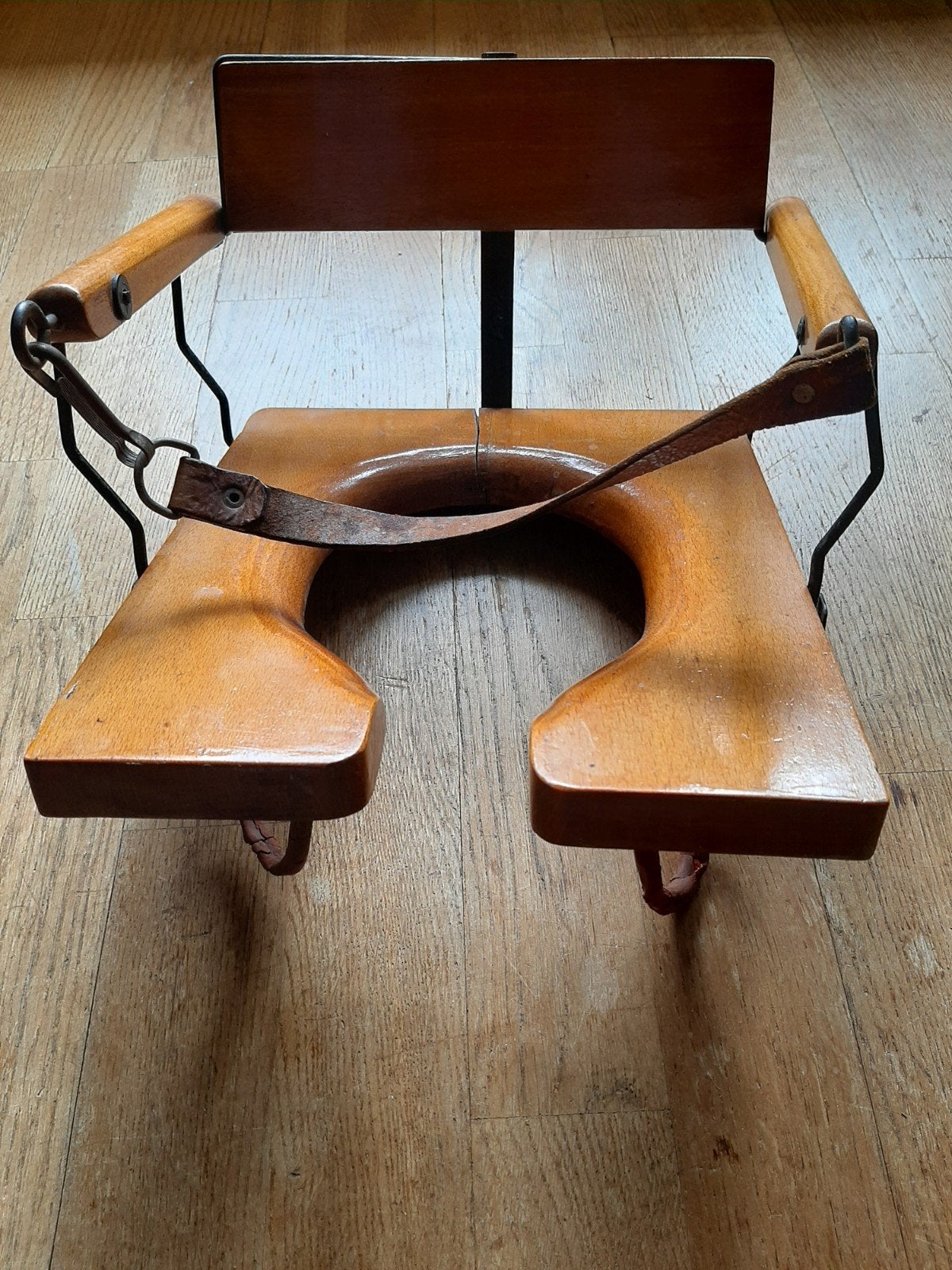 Antieke wc.bril verkleiner., Ophalen