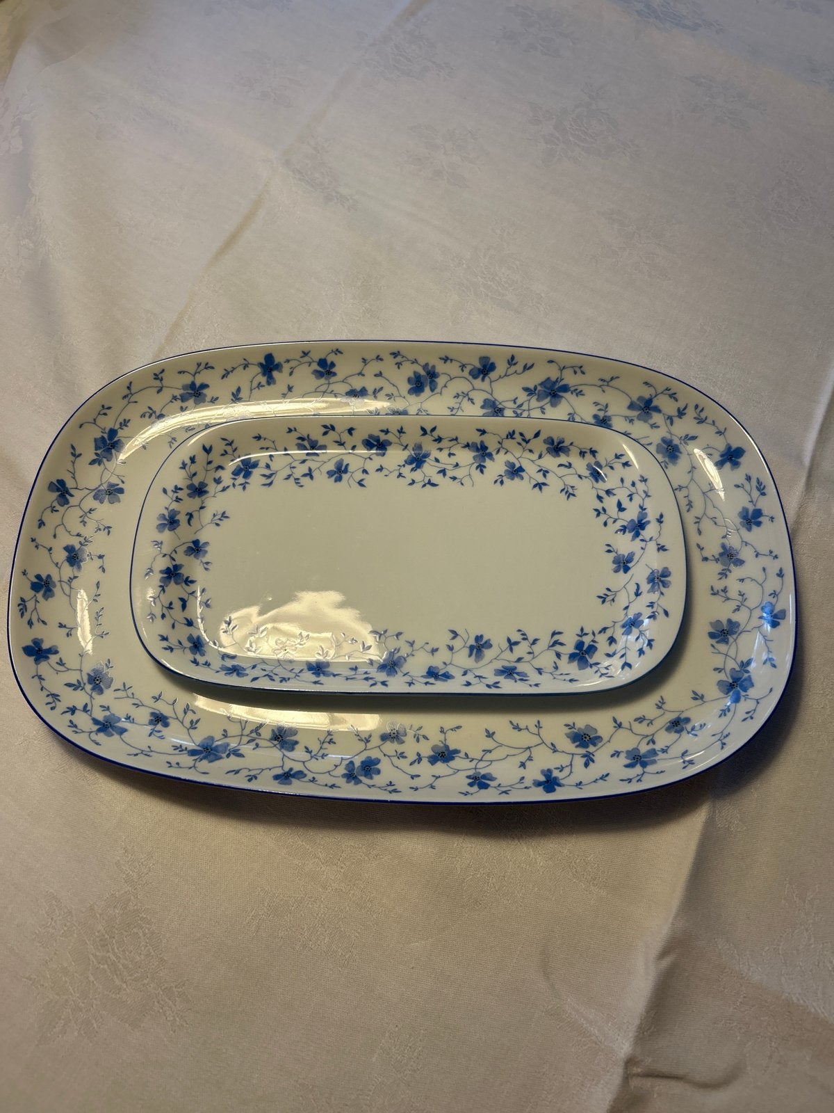 Arzberg Vleesschaal - Blauw bloemmotief, Huis en Inrichting, Ophalen, Porselein, Arzberg, Klassiek