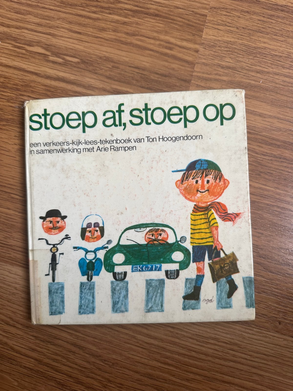 Stoep af, stoep op - Verkeersboek Ton Hoogendoorn, Boeken, Gelezen, Non-fictie, Jongen of Meisje, Ophalen of Verzenden