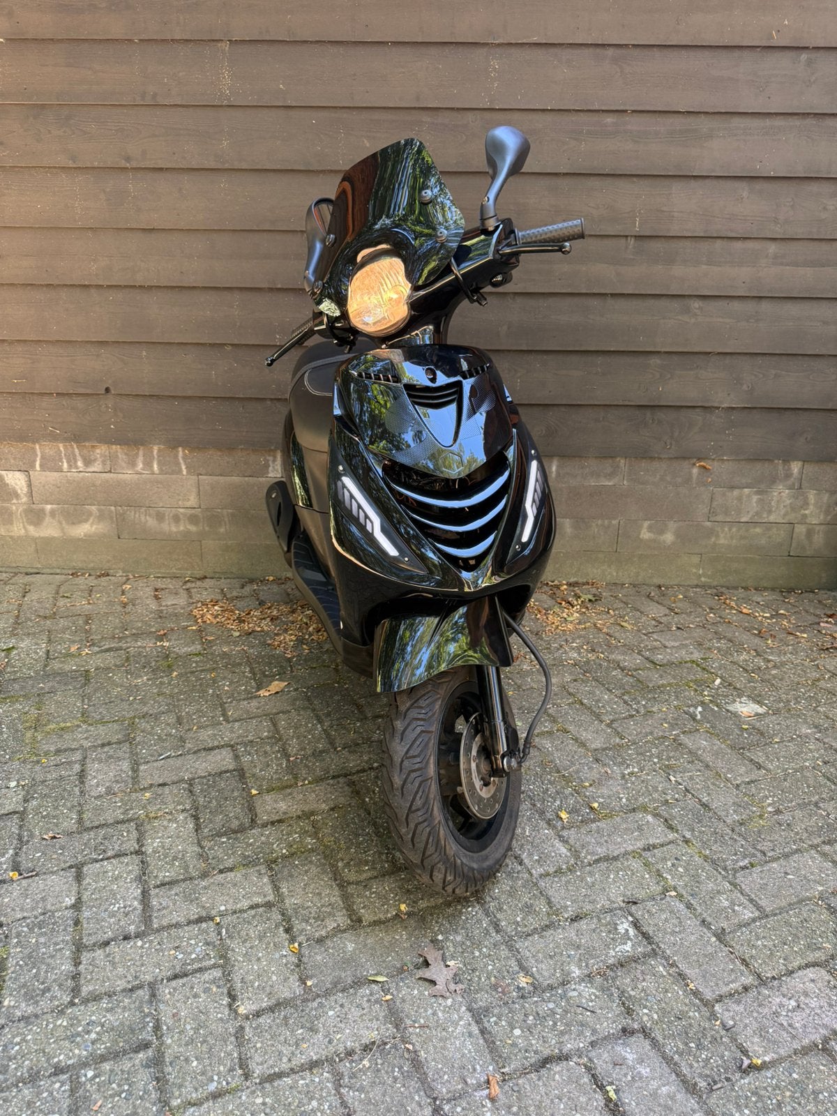 Piaggio Zip 2017 | BROM | ZGAN | 2e eigenaar, Fietsen en Brommers, Scooters | Piaggio, Ophalen, Zo goed als nieuw, Benzine, Zip