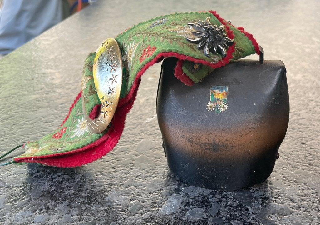 Vintage Alpenkoe bel met geborduurde band, Ophalen of Verzenden