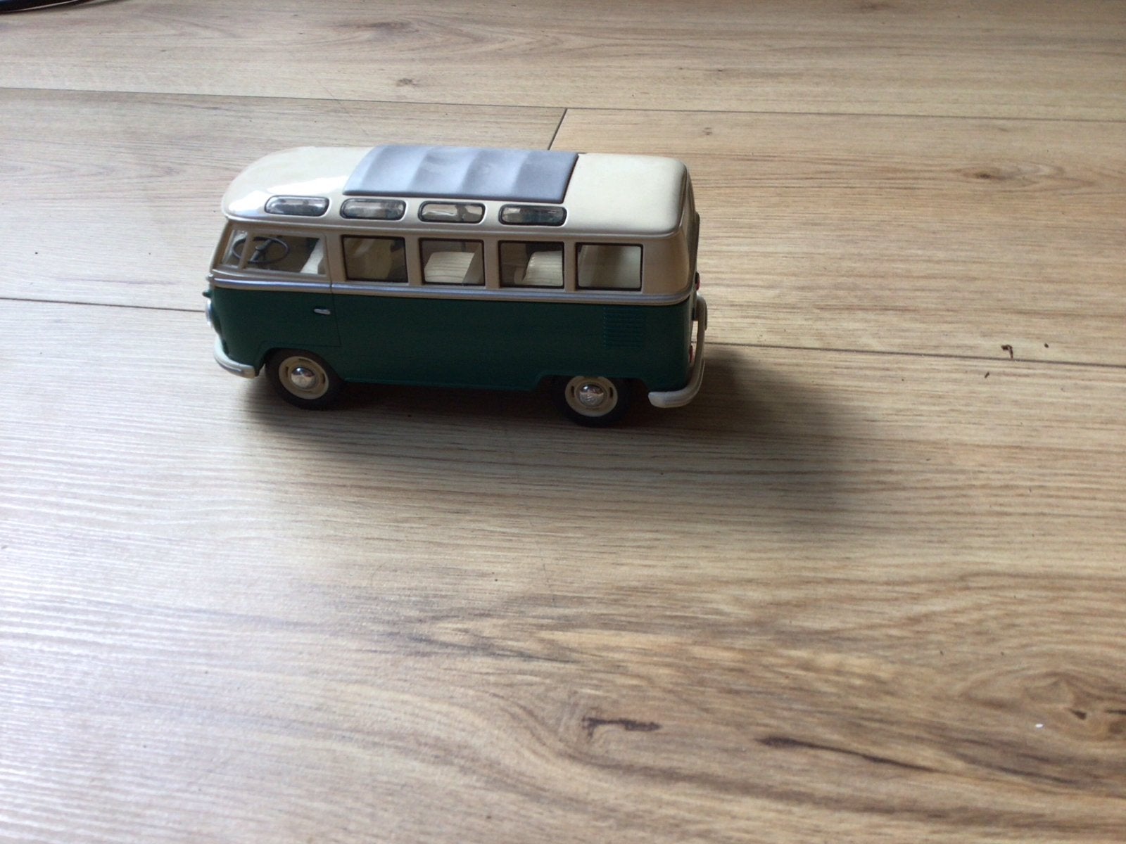 Volkswagen T1 Bus Modelauto - Groen/Wit, Overige merken, 1:50 of kleiner, Auto, Ophalen of Verzenden