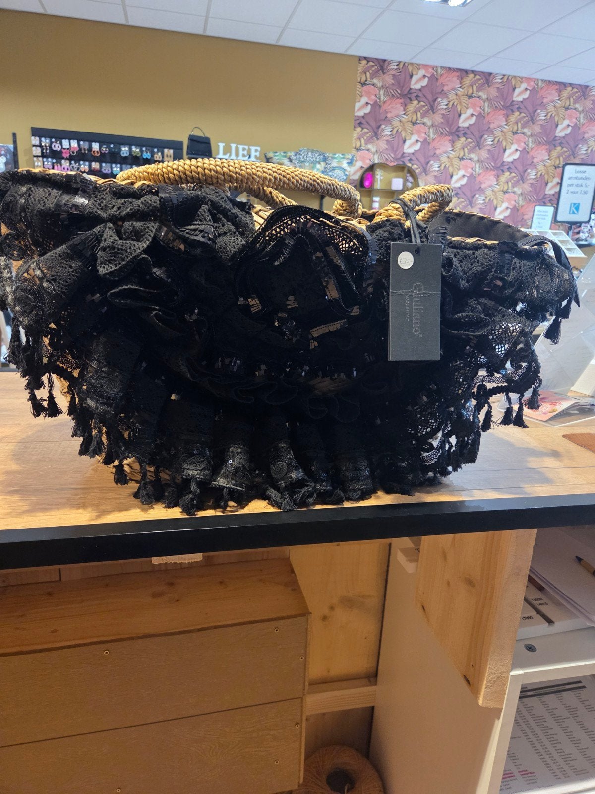 Zwarte rieten tas met kant en kwastjes, Ophalen, Nieuw, Zwart, Shopper