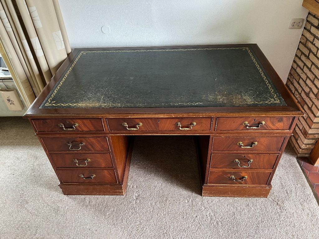 Antiek Klassiek Engels Bureau, Ophalen