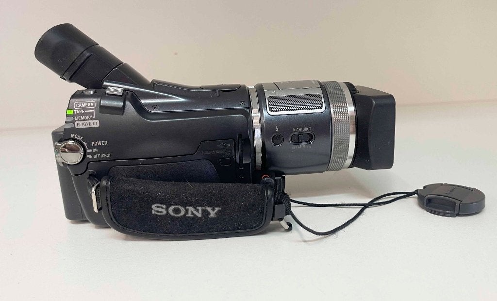 Foto 6 van Sony HDR-HC1E Digitale HDV/MiniDV Handycam-lees advertentie