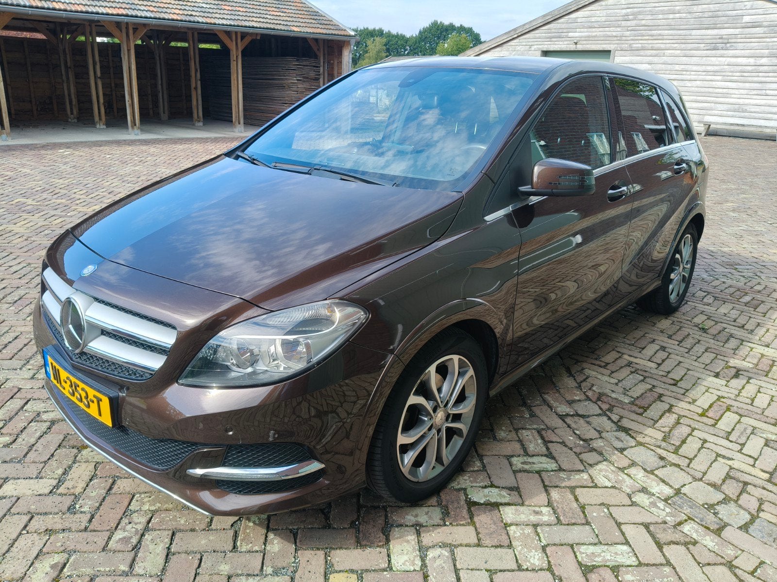 Mercedes-Benz B-Klasse Electric Drive 2015 org NL NAP, Stof, Zwart, Bruin, 180 min