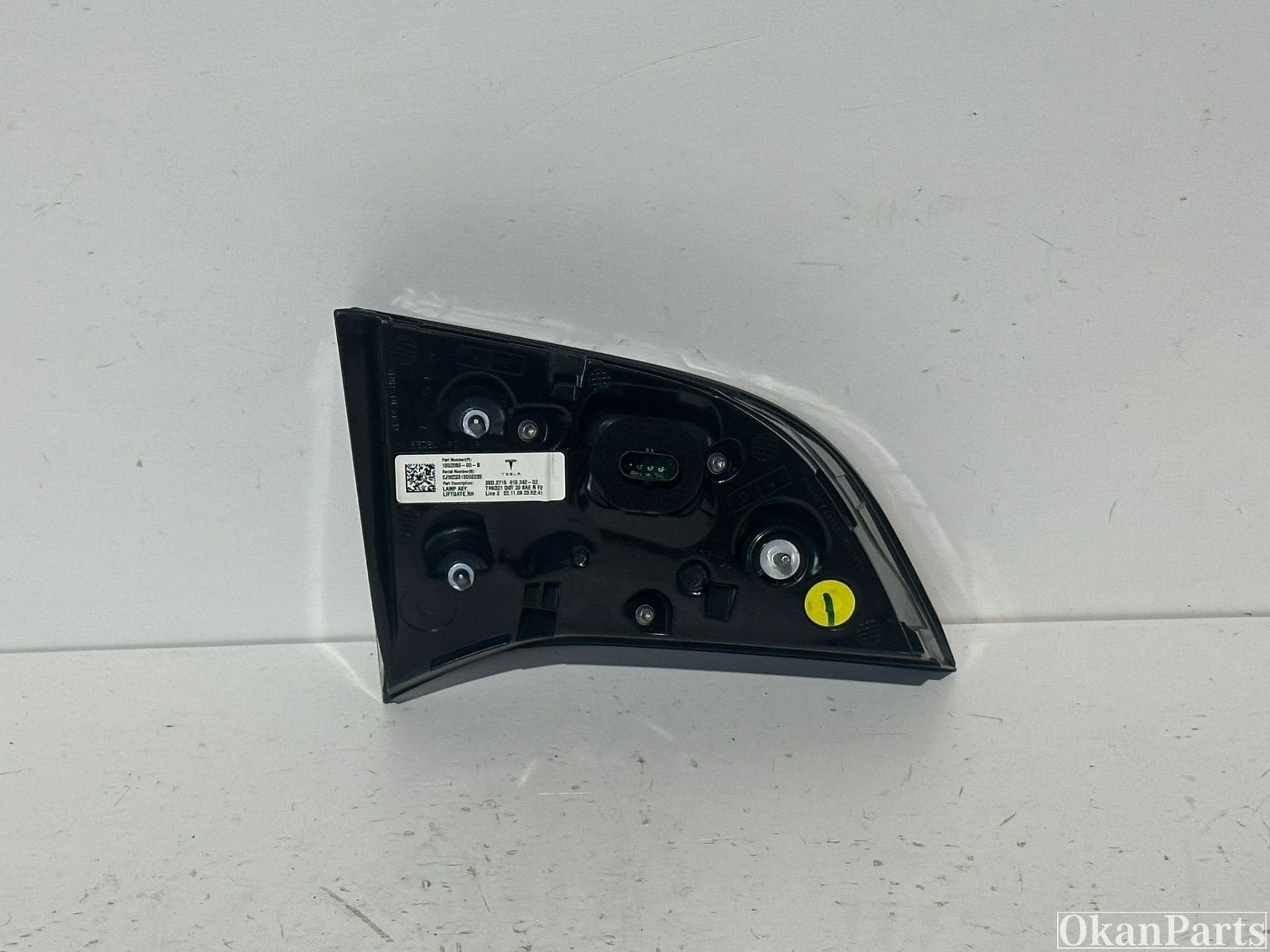 Foto 2 van Tesla Model Y LED rechter achterlicht rechts 1502089-00-B