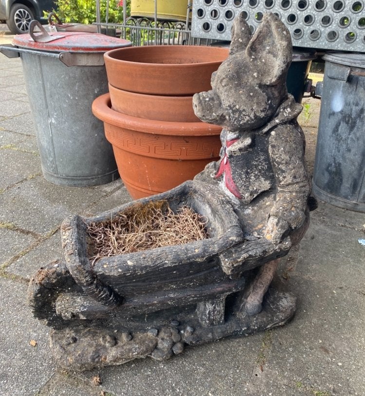 Vintage engels betonnen tuinbeeld varken met kruiwagen, Ophalen