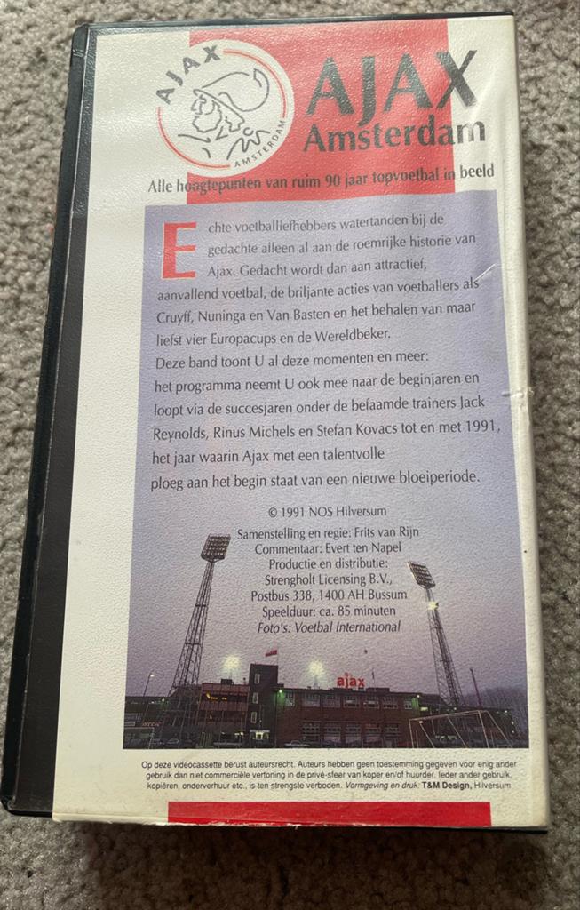 Ajax Amsterdam VHS - 90 jaar topvoetbal in beeld, Ophalen of Verzenden, Gebruikt