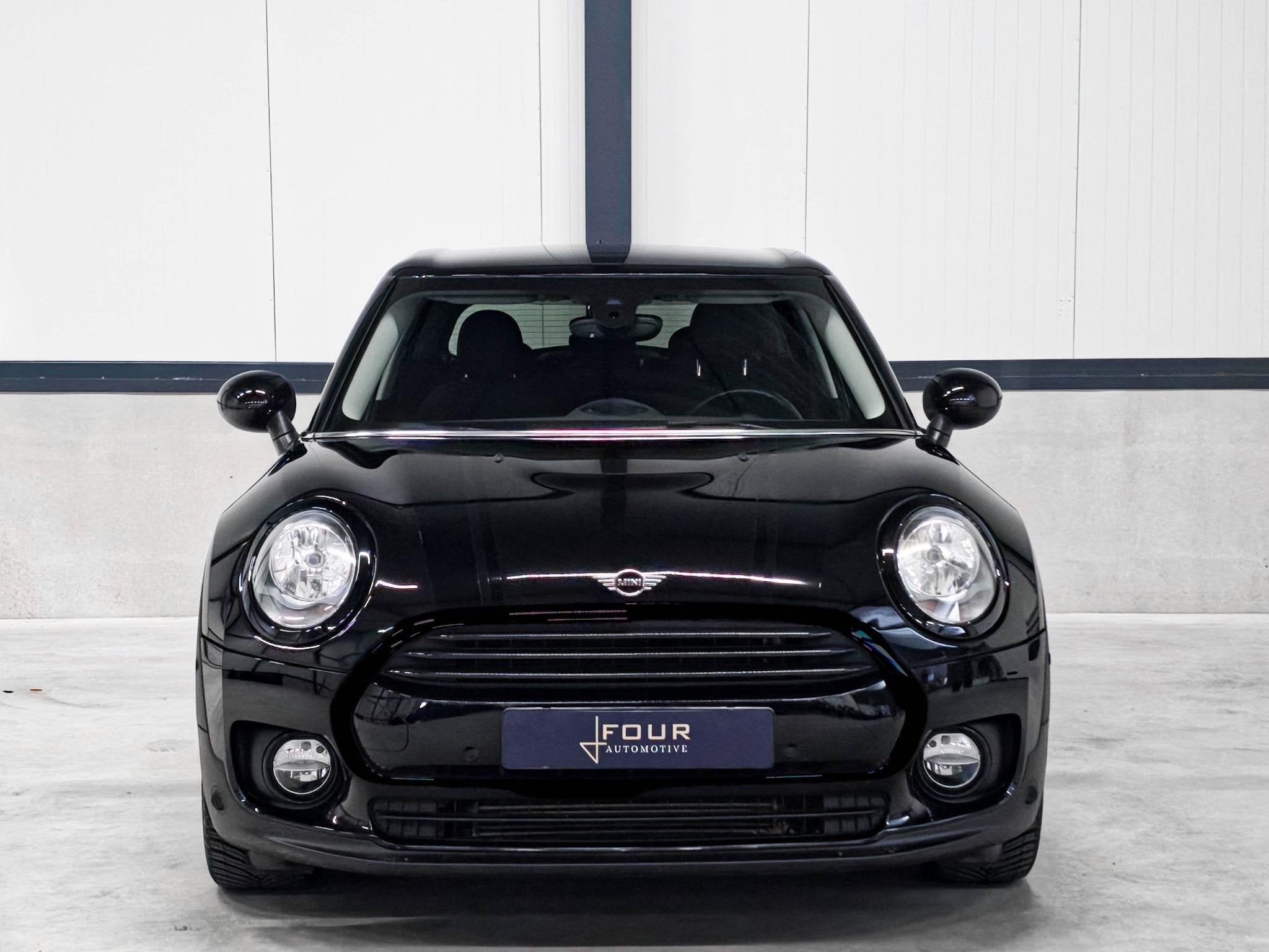 Foto 23 van MINI Clubman 1.5 Cooper Black edition | Carplay | Stoelverwa