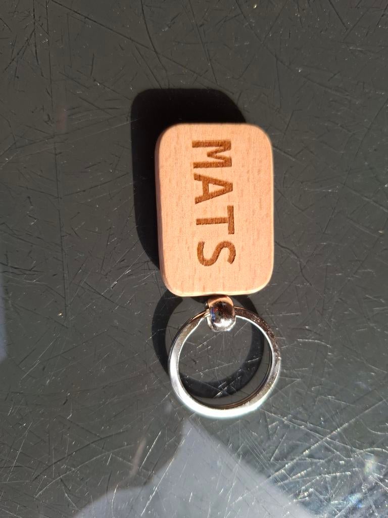Gegraveerde houten sleutelhanger met naam of tekst, Ophalen of Verzenden, Nieuw, Overige typen