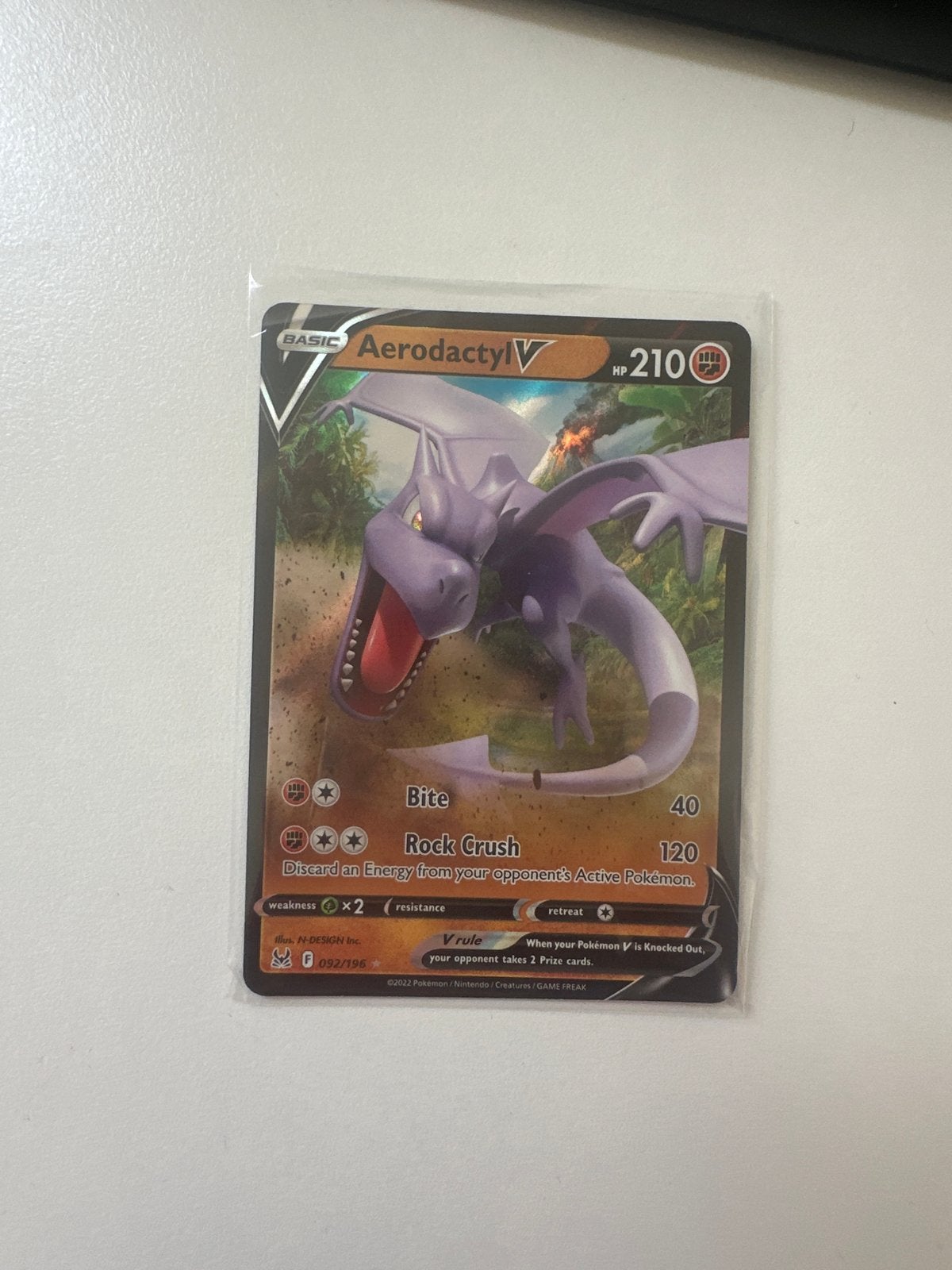 Aerodactyl V Pokémon Kaart (092/196) - Nieuwstaat, Ophalen of Verzenden, Zo goed als nieuw, Losse kaart