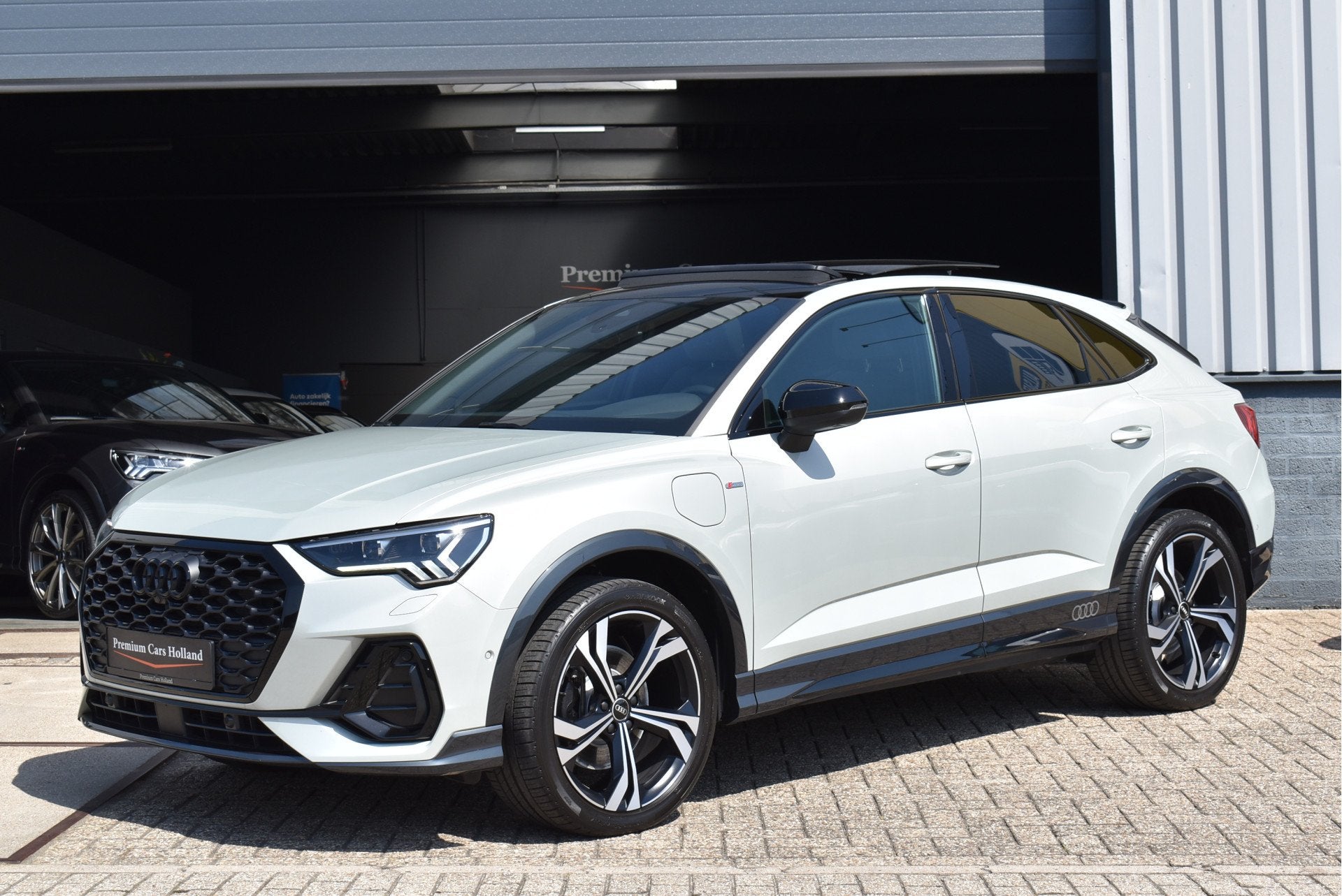 Audi Q3 Sportback 45 TFSI e S-Line 245 Pk Tau Zilver Alle Op, Auto's, Audi, Gebruikt, Euro 6, Grijs, Hybride Elektrisch/Benzine