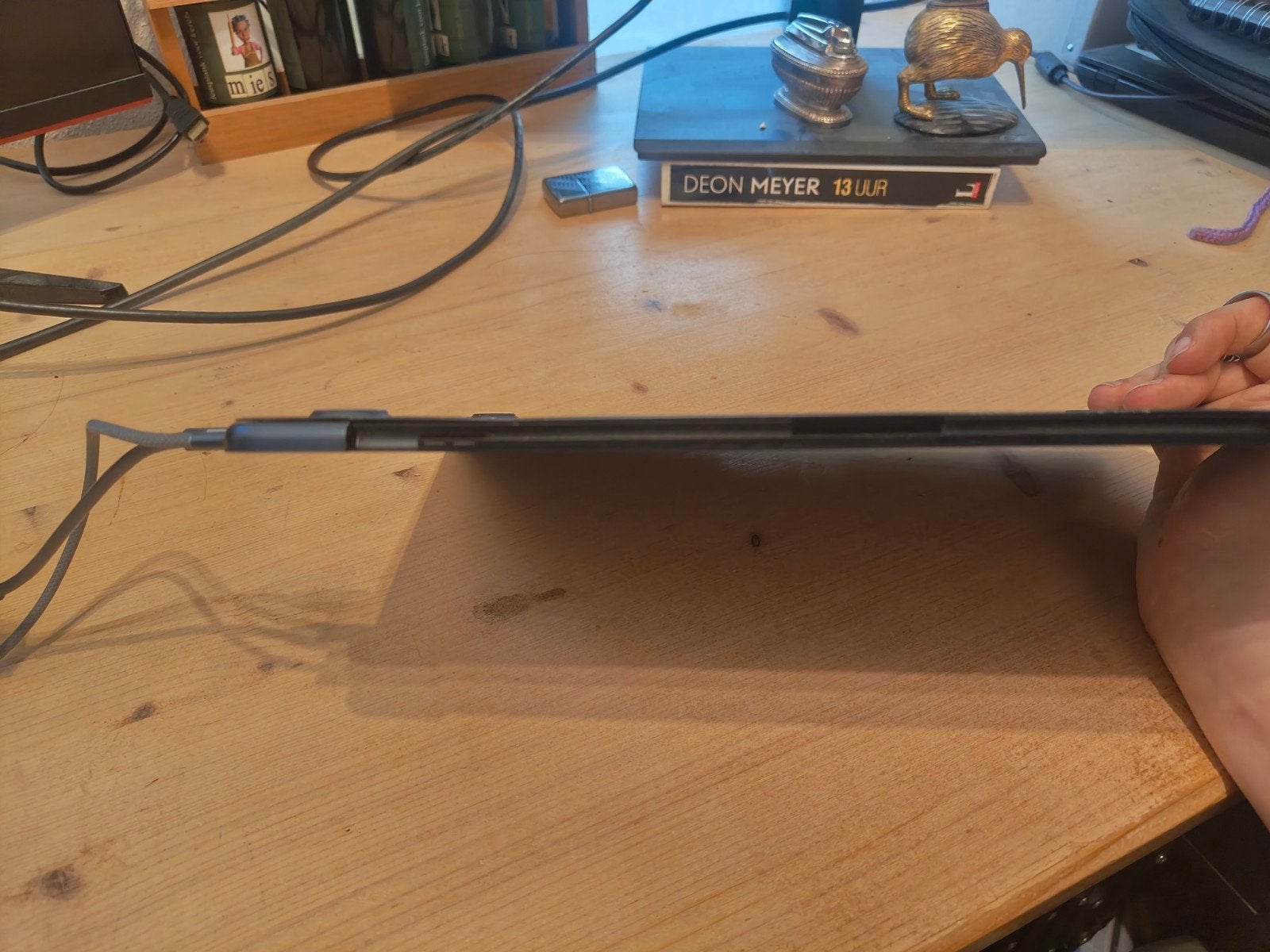 Foto 5 van MacBook air M2 8gb 256 gb ssd als Mac mini / mediacenter (sc
