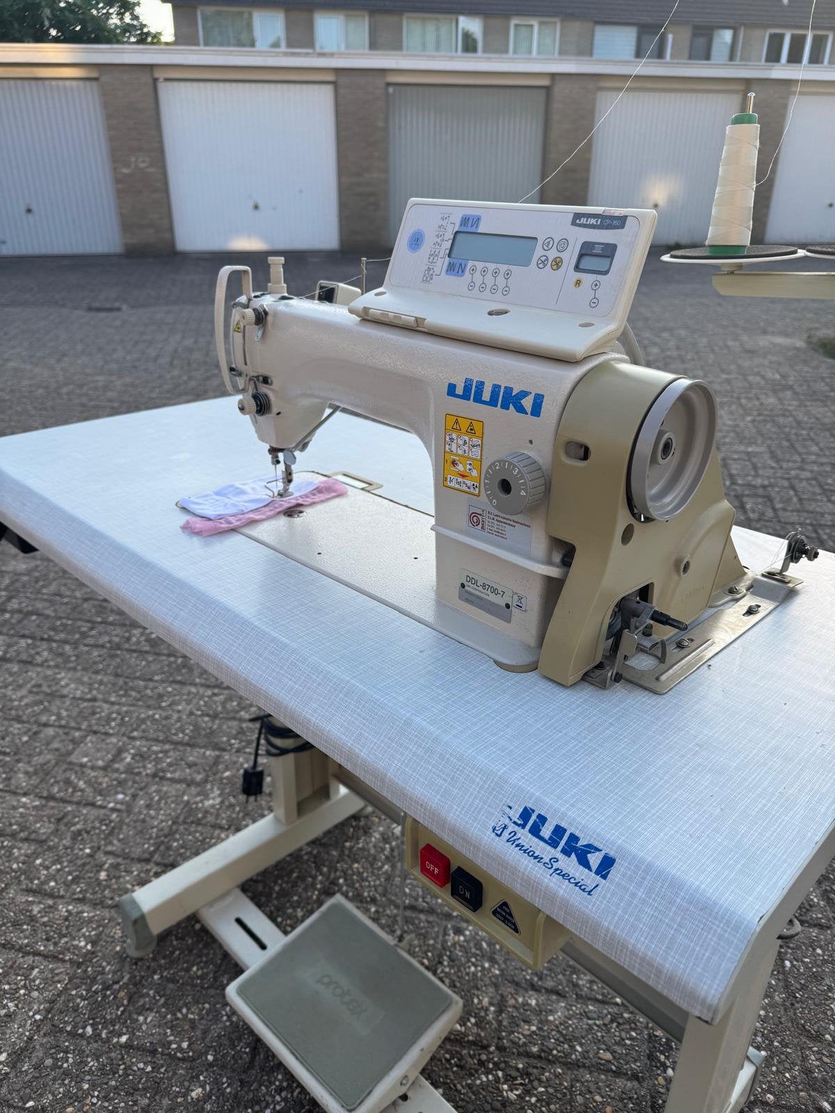 Juki DDL-8700-7 industriële naaimachine vol automaat, Hobby en Vrije tijd, Naaimachines en Toebehoren, Ophalen, Naaimachine, Industrieel